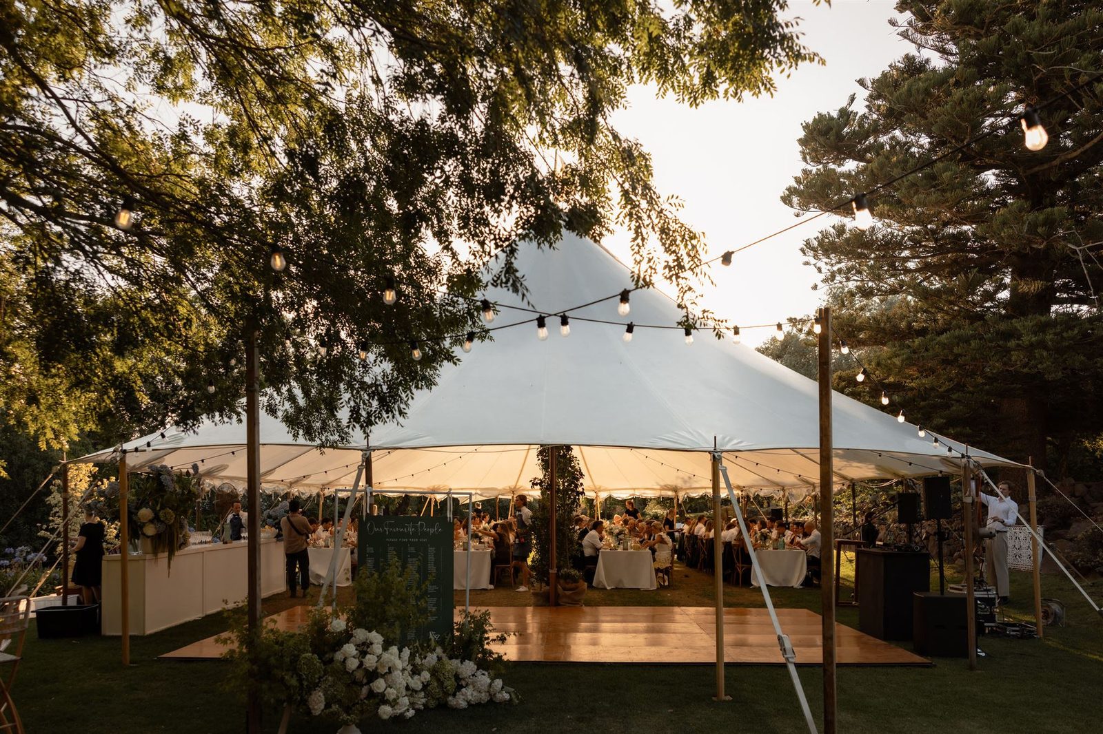 Off-market wedding venues in Puglia: a luxury reception nestled in the lush greenery of a historic estate.